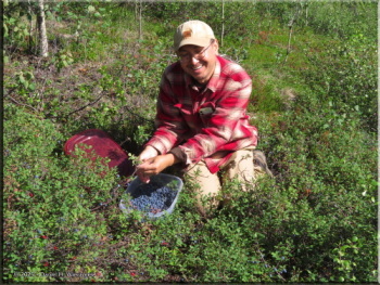 081225_05_USCreekRd_BlueberryPicking