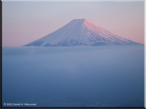 May03_Mitsutouge_Summit_Fuji_Sunset52RC.jpg